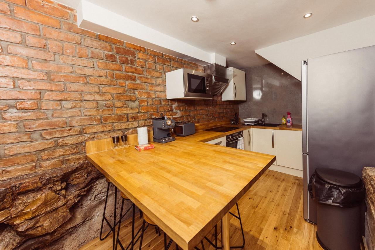 Superb Luxury Quality Central On Canal Apartment